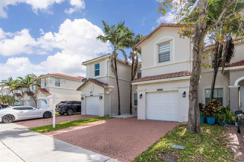 4 bedroom Townhouse at 24513 SW 110th Pl, Villas Del Campo Sub, Homestead — photo 2