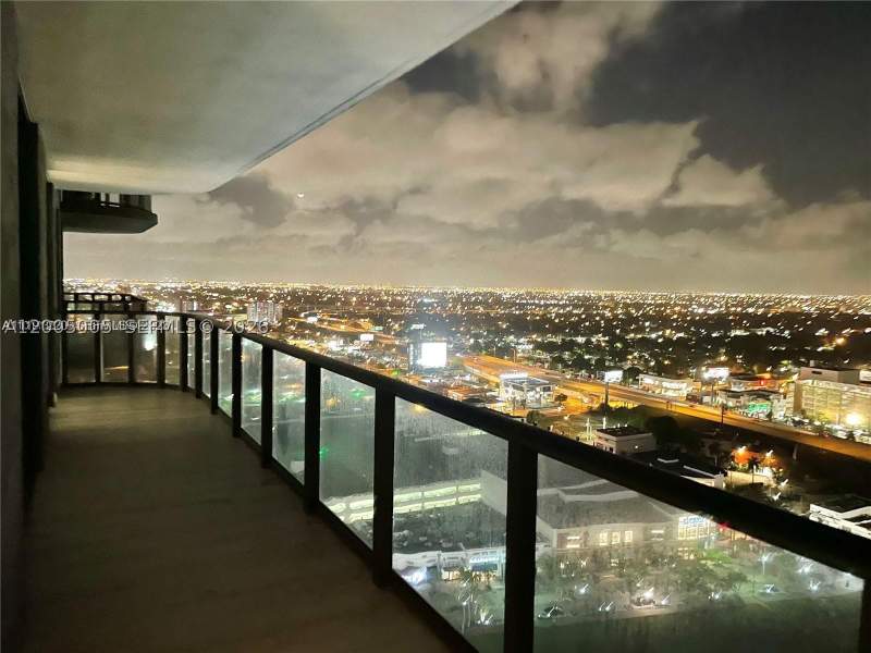 1 bedroom Condominium at 121 NE 34 St 2215, 3401 Midtown Condo, Miami — photo 3
