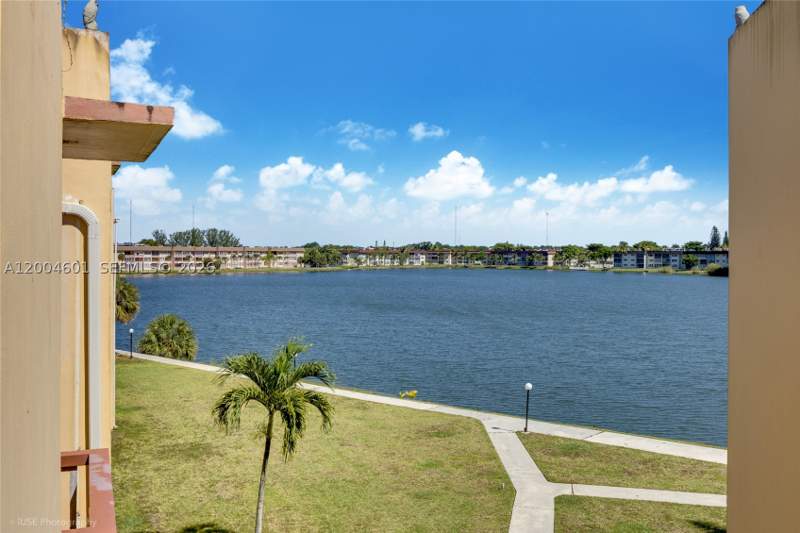 1 bedroom Condominium at 1551 NE Miami Gardens Dr 322, Second Moorings Condo, Miami — photo 3