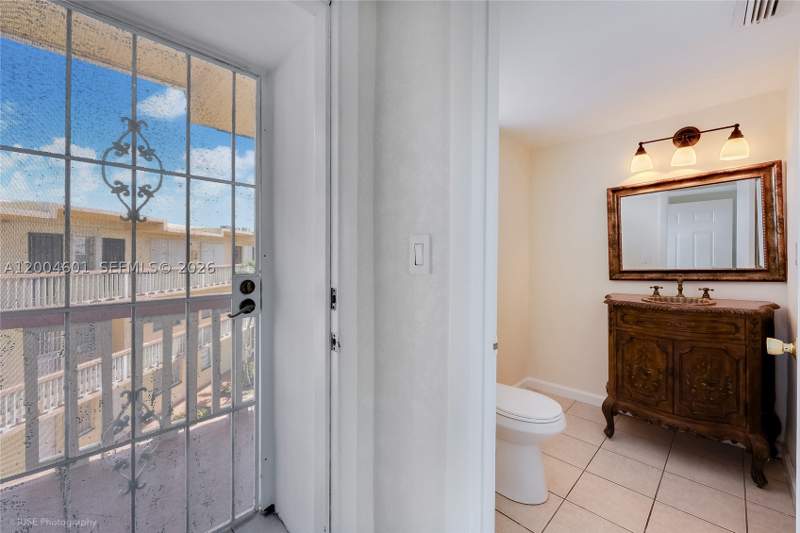 1 bedroom Condominium at 1551 NE Miami Gardens Dr 322, Second Moorings Condo, Miami — photo 4