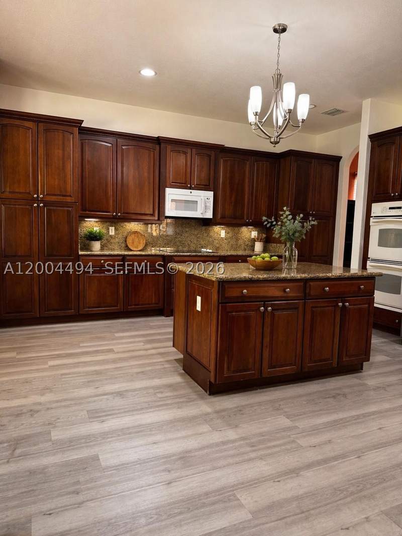5 bedroom SingleFamilyResidence at 7441 SW 187th St, Cutler Cay, Cutler Bay — photo 5