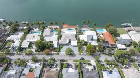 1690 Daytonia Rd, Miami Beach FL - photo 12 of 88