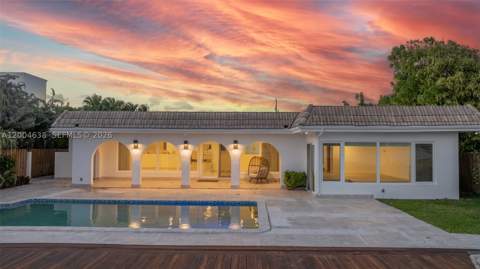 1690 Daytonia Rd, Miami Beach FL - photo 6 of 88