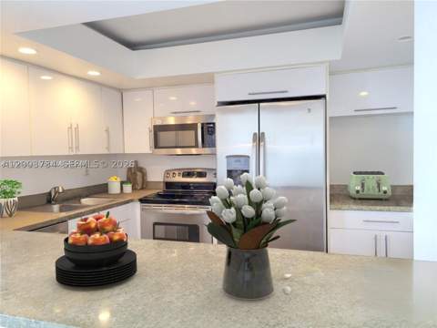 2655 Collins Ave 2406, Miami Beach FL - photo 16 of 41