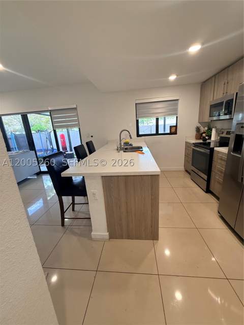 102 NW 10th Pl, Florida City FL - photo 11 of 40