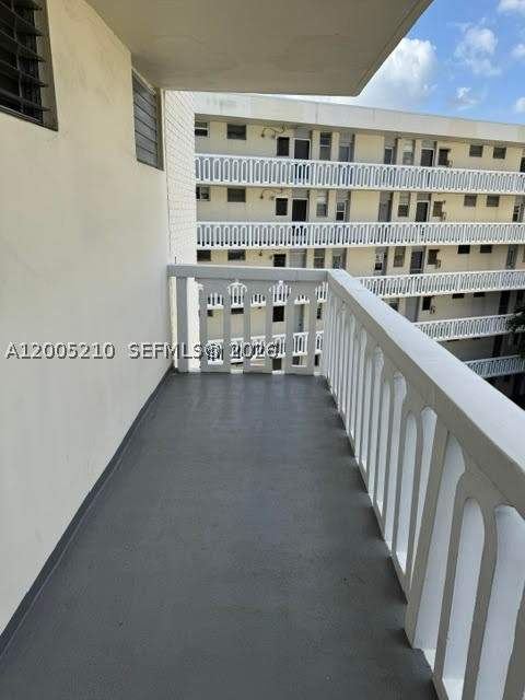 2861 Leonard Dr F514, Aventura FL - photo 20 of 25