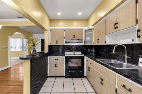 3694 NW 20th St, Miami FL - photo 12 of 23