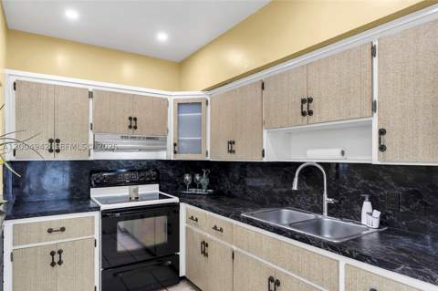 3694 NW 20th St, Miami FL - photo 13 of 23