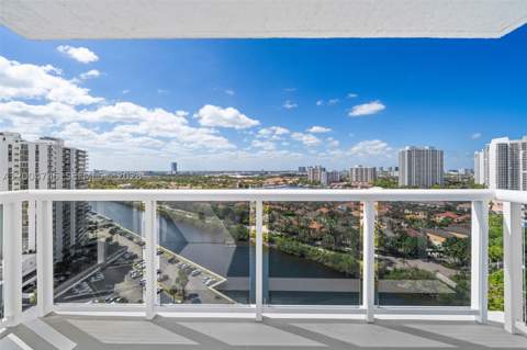 20505 E Country Club Dr 1938, Aventura FL - photo 17 of 23
