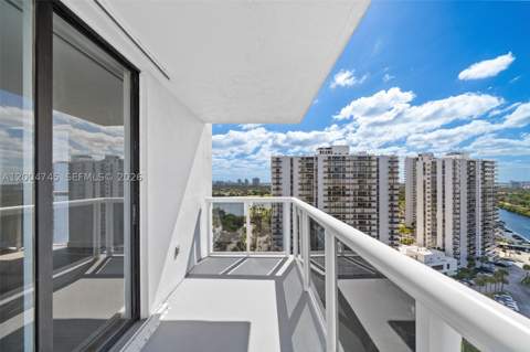 20505 E Country Club Dr 1938, Aventura FL - photo 18 of 23
