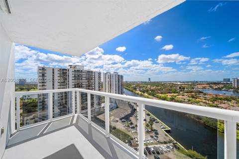 20505 E Country Club Dr 1938, Aventura FL - photo 19 of 23