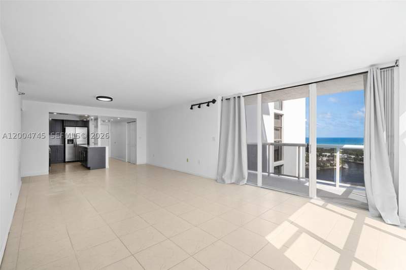 2 bedroom Condominium at 20505 E Country Club Dr 1938, Waterview Condo, Aventura — photo 2
