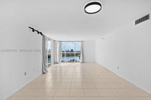 20505 E Country Club Dr 1938, Aventura FL - photo 6 of 23