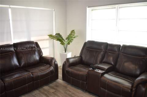 841 Hialeah Dr, Hialeah FL - photo 10 of 13