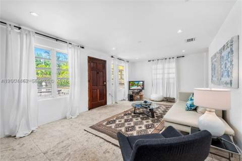 1036 NE 89th St, Miami FL - photo 13 of 30
