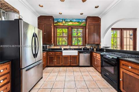 1036 NE 89th St, Miami FL - photo 9 of 30