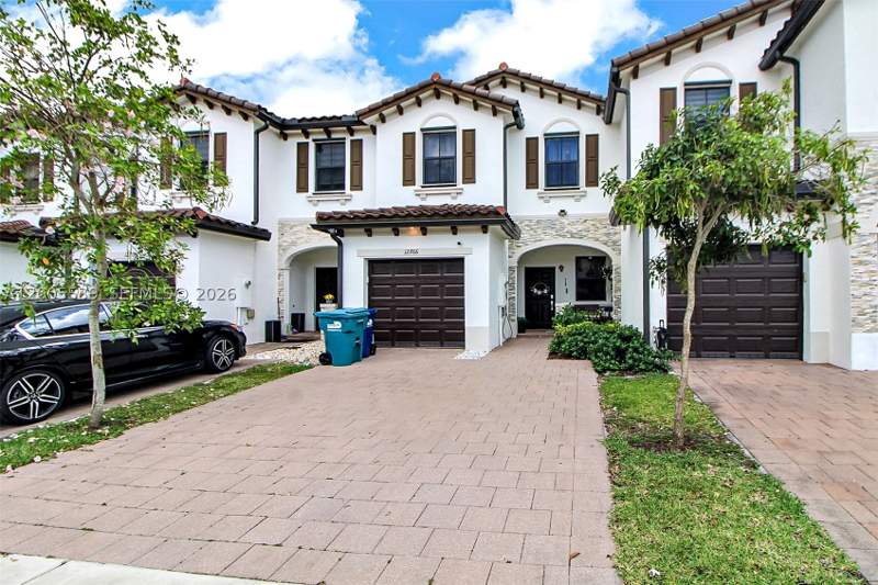3 bedroom Townhouse at 12766 SW 229th Ter, D & B Subdivision, Miami — photo 2