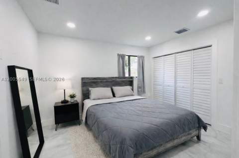1810 NE 161st St, North Miami Beach FL - photo 15 of 35