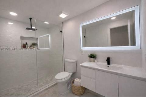 1810 NE 161st St, North Miami Beach FL - photo 22 of 35