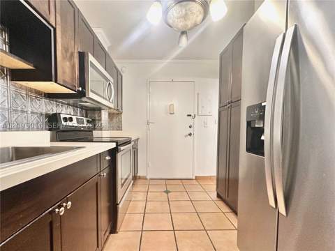 7135 Collins Ave 811, Miami Beach FL - photo 8 of 22
