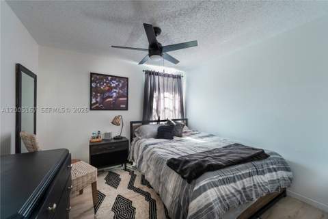 20801 SW 83rd Ave, Cutler Bay FL - photo 13 of 15