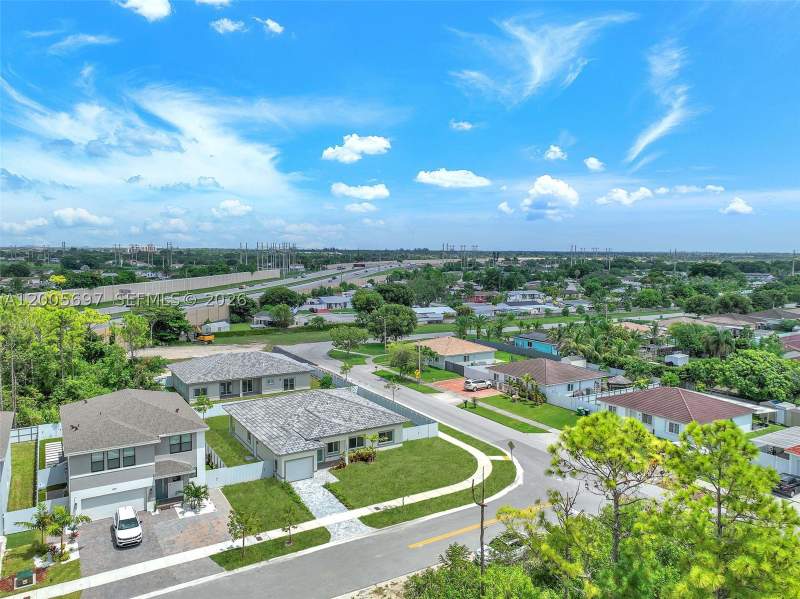 4 bedroom SingleFamilyResidence at 12901 SW 265th St, Dixie Heights, Homestead — photo 5
