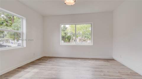 1921 NE 158th St, North Miami Beach FL - photo 16 of 30