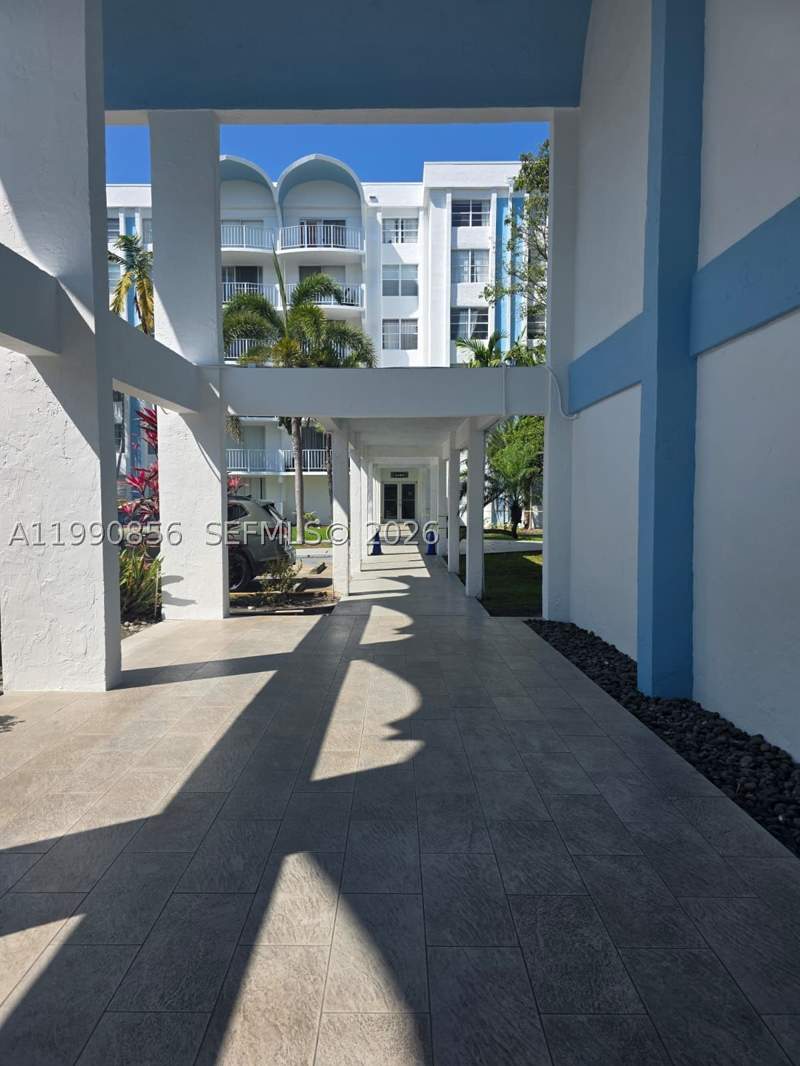 2 bedroom Condominium at 486 NW 165th St Rd B-405, Montecarlo Condo, Miami — photo 4