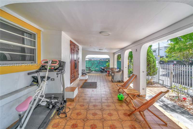 3 bedroom SingleFamilyResidence at 219 SW 6th Ave, City Of Miami South, Miami — photo 5