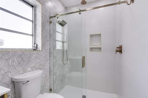 840 NE 182nd Ter, North Miami Beach FL - photo 16 of 35