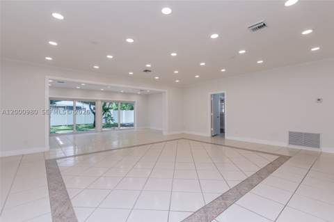 840 NE 182nd Ter, North Miami Beach FL - photo 7 of 35