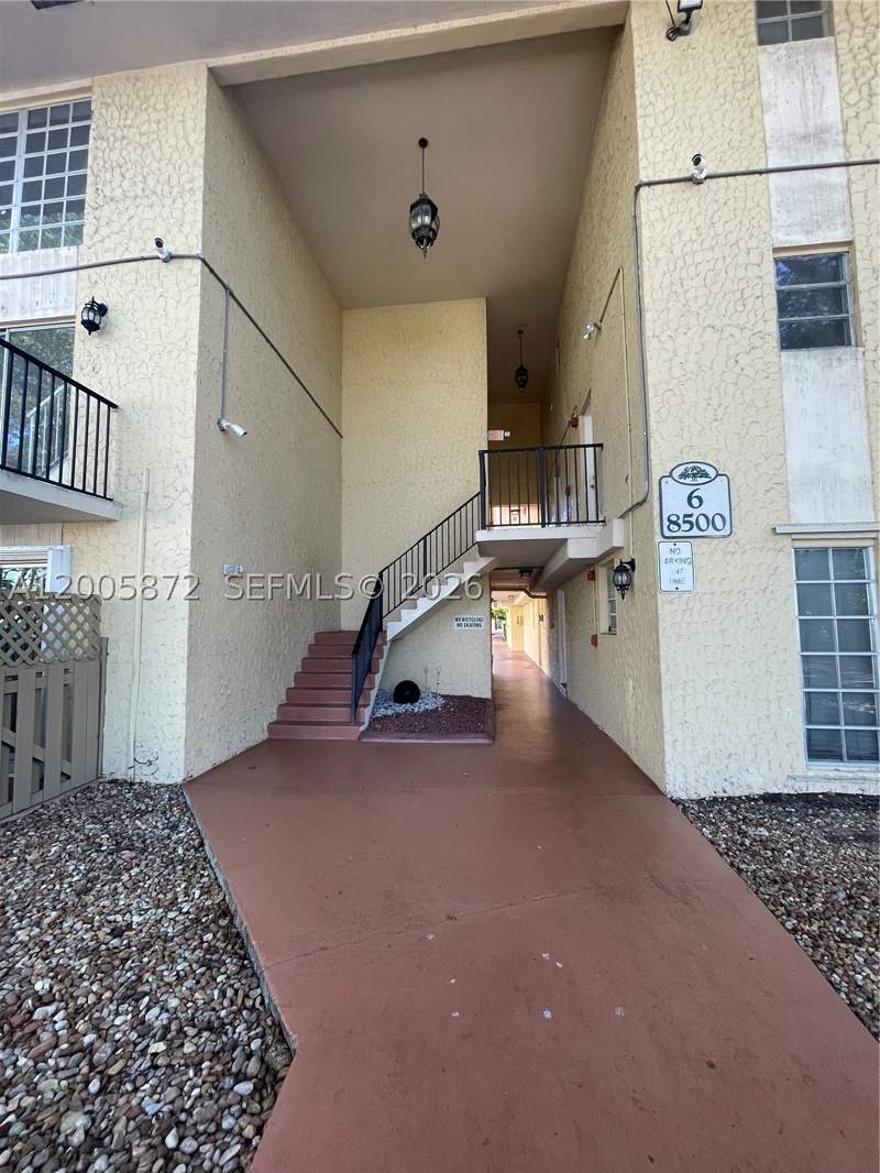 2 bedroom Condominium at 8500 SW 109th Ave 6-229, Courtyards At Kendall Con, Miami — photo 2