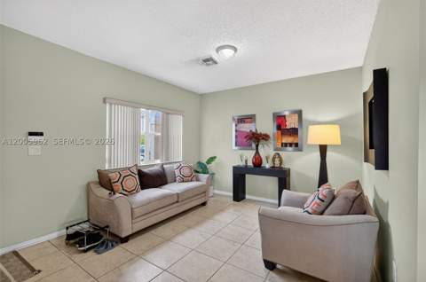 16624 NW 73rd Ct 16624, Miami Lakes FL - photo 7 of 40