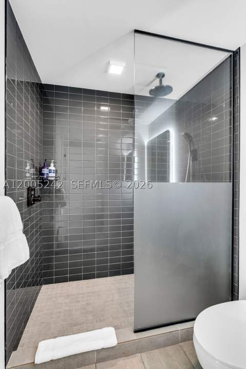 227 NE 2nd St 2503, Miami FL - photo 10 of 23