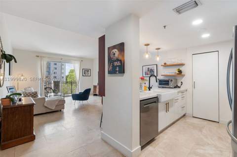 2650 SW 37th Ave 406, Miami FL - photo 10 of 30