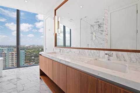 175 SE 25 Rd 2604, Miami FL - photo 16 of 36