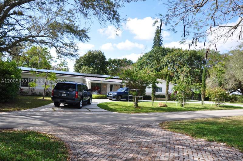 4 bedroom SingleFamilyResidence at 7400 SW 116th St, Andrews & Bigman Sub, Pinecrest — photo 3
