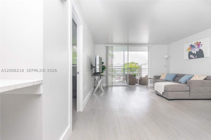 1 bedroom Condominium at 3600 NE 170th St 308, Eden Isles Condo # 4, North Miami Beach — photo 2