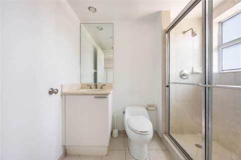 14951 Royal Oaks Lane 1109, North Miami FL - photo 18 of 31