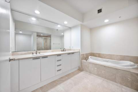 15051 Royal Oaks Lane 2106, North Miami FL - photo 21 of 23