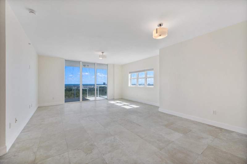 3 bedroom Condominium at 15051 Royal Oaks Lane 2106, The Oaks I Condo, North Miami — photo 4