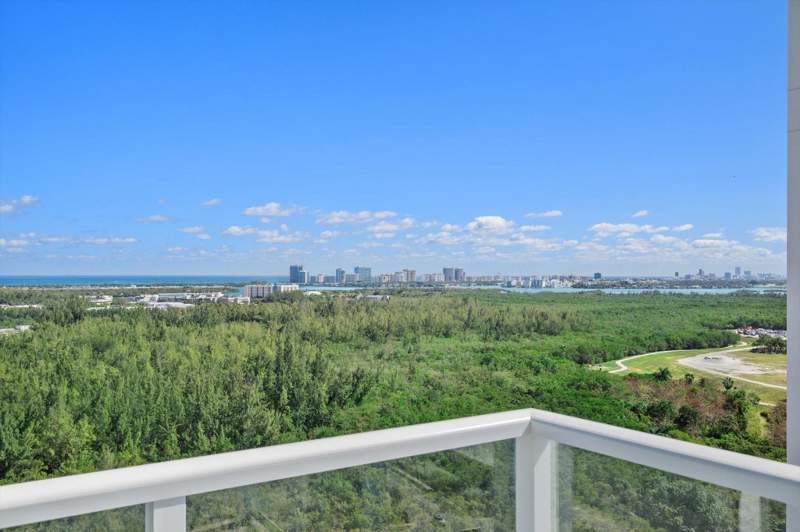 3 bedroom Condominium at 15051 Royal Oaks Lane 2106, The Oaks I Condo, North Miami — photo 5