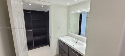 18011 Biscayne Blvd 402, Aventura FL - photo 22 of 55