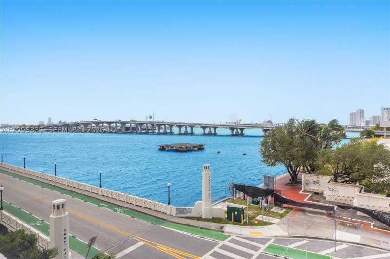 0 bedroom Condominium at 555 NE 15th St 501, Venetia Condo, Miami — photo 2