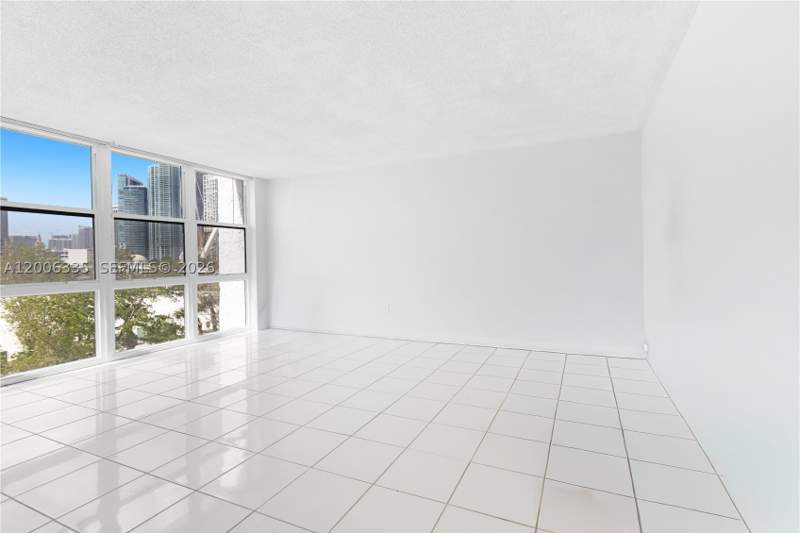 0 bedroom Condominium at 555 NE 15th St 501, Venetia Condo, Miami — photo 5
