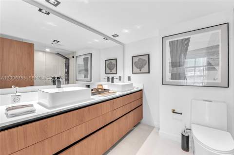 100 Bayview Dr 216, Sunny Isles Beach FL - photo 17 of 28