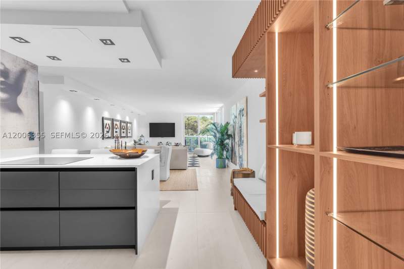 2 bedroom Condominium at 100 Bayview Dr 216, Arlen House East Condo, Sunny Isles Beach — photo 3