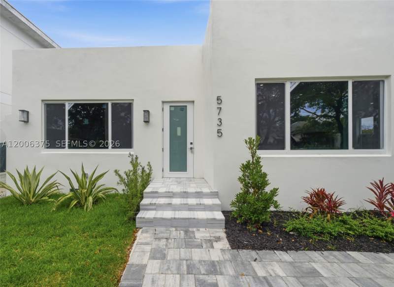 3 bedroom SingleFamilyResidence at 5735 SW 12th St, Sylvania Heights, West Miami — photo 2
