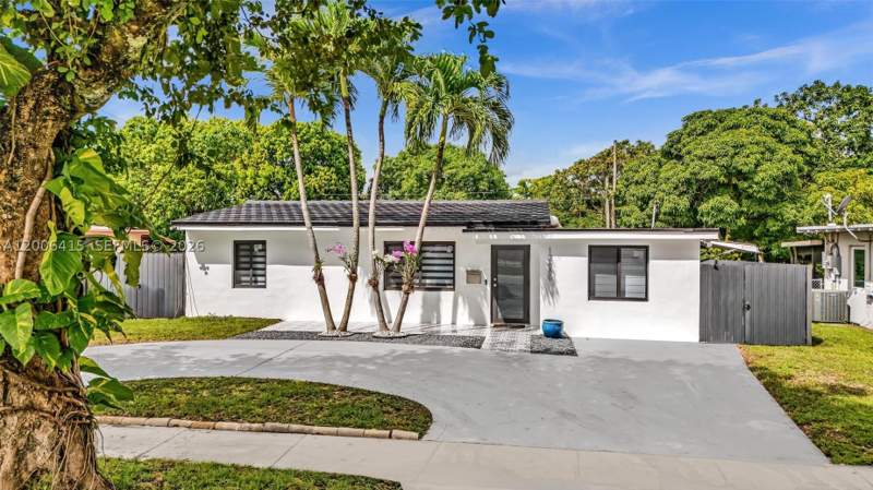 4 bedroom SingleFamilyResidence at 12680 N Miami Ave, Overbrook Shores, North Miami — photo 5