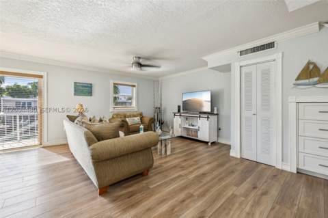3862 NE 171st St E, North Miami Beach FL - photo 13 of 63